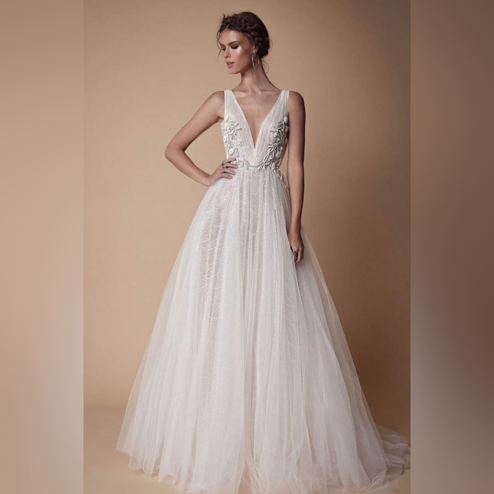 Brand new Berta Muse Bailey gown. Sicily collection